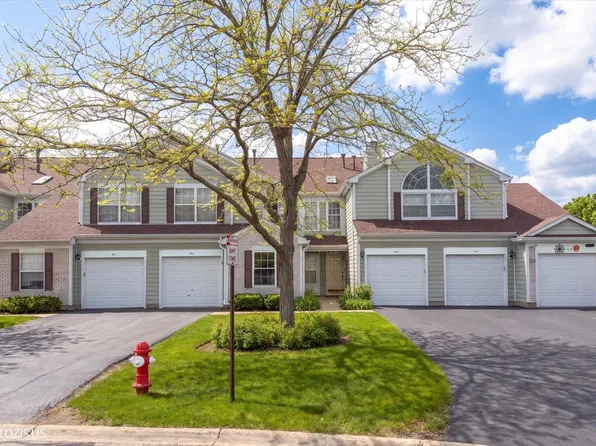 12 Taft Ct #A, Streamwood, IL 60107
