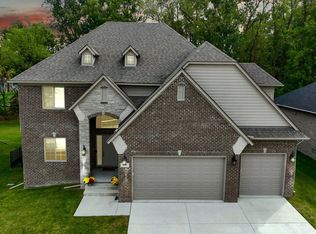 50142 Kapalua Dr, Macomb, MI 48042