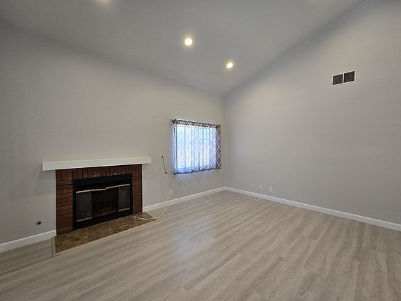 2nd image of 1409 Palm Ave APT F