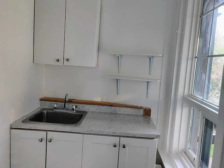 301 Wilbrod St — Photo 8