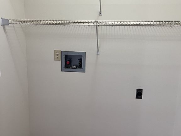 4th image of 5425 Ohio St #3