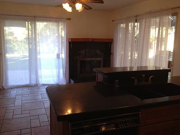 3rd image of 609 Wilshire Pl