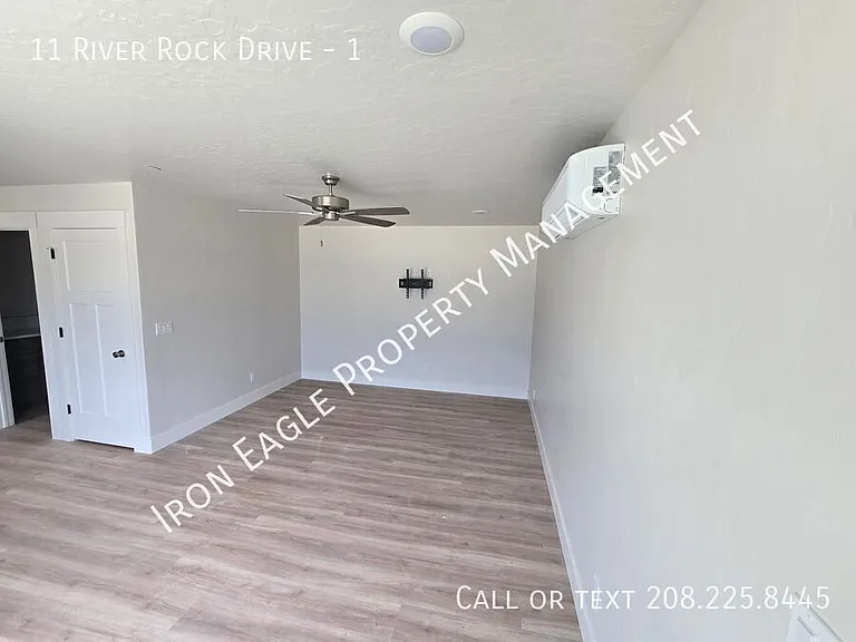 11 River Rock Dr #1 — Photo 5
