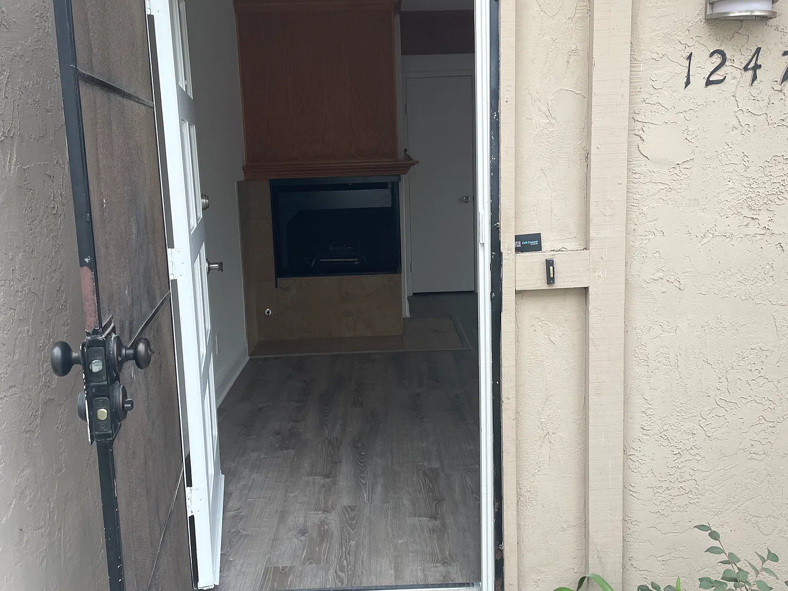 3 bed, 1.5 bath, 1258 sqft, $4,000 — Photo 4