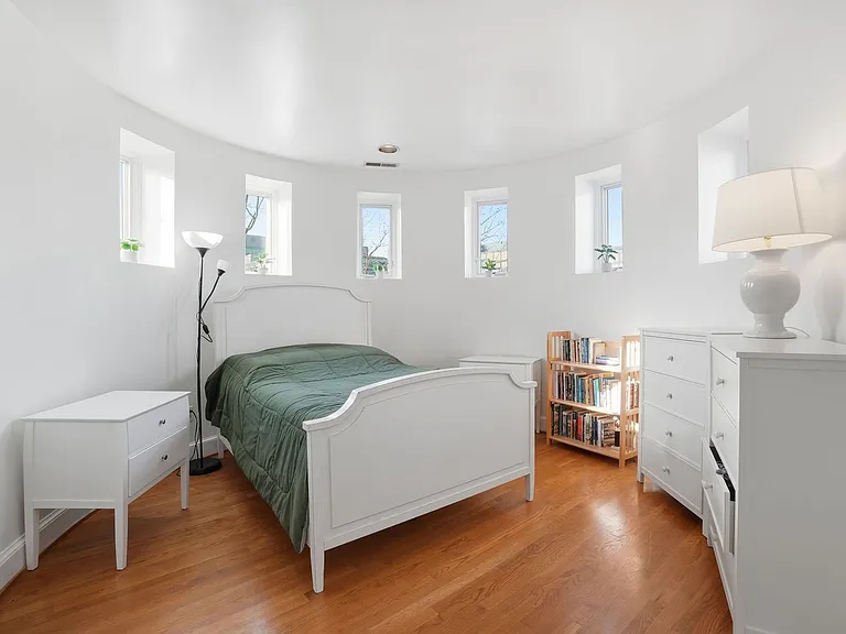 301 G St NE #32 — Photo 6