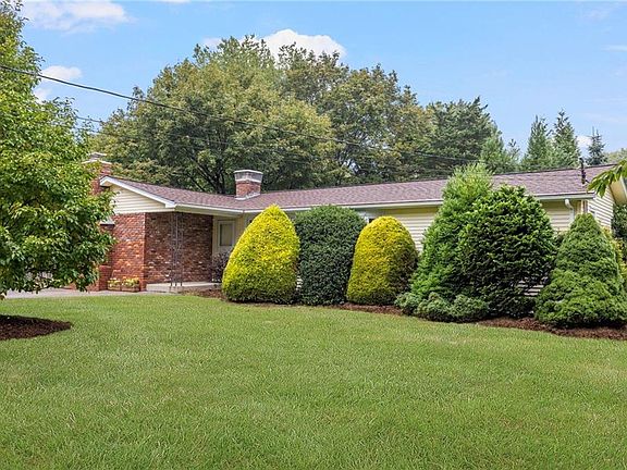 2nd image of 471 Annaquatucket Rd