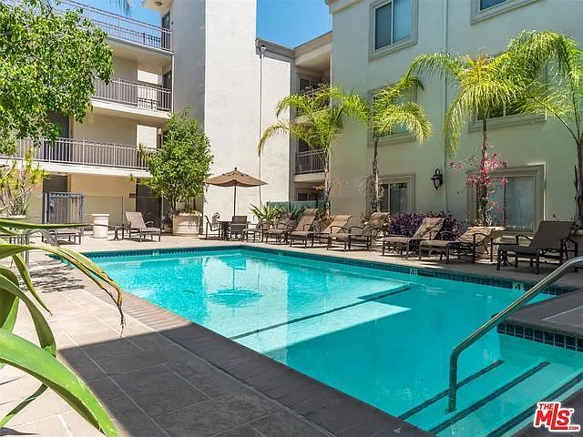 Studio, 480 sqft, $2,750 — Photo 3