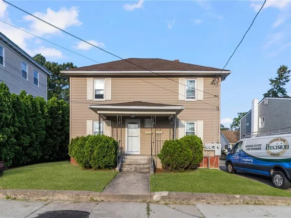 598 Laurel Hill Ave, Cranston, RI 02920