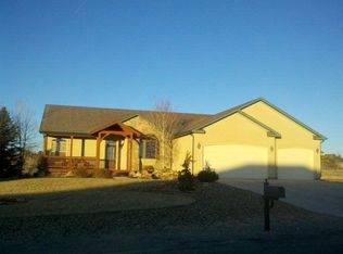 565 S Ferncliff Dr, Pueblo West, CO 81007