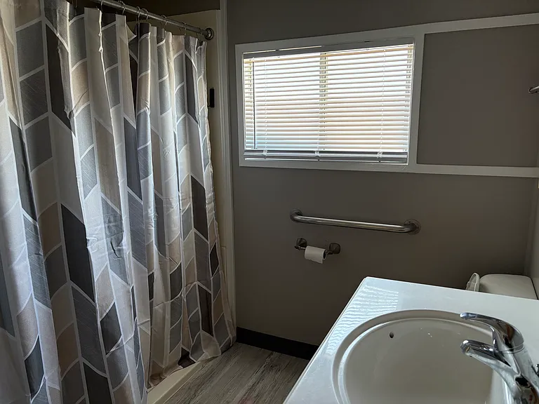 1013 Winslow Ave — Photo 10