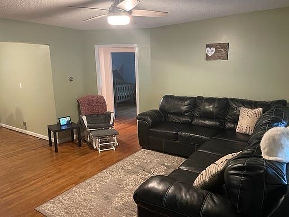 3rd image of 702 S Maplewood Dr