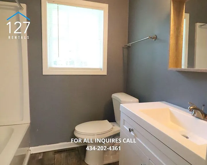 3200 Windemere Pl #B — Photo 11