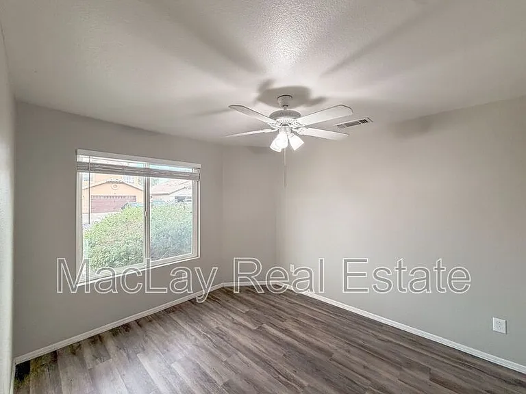 2934 E Blackhawk Dr — Photo 5