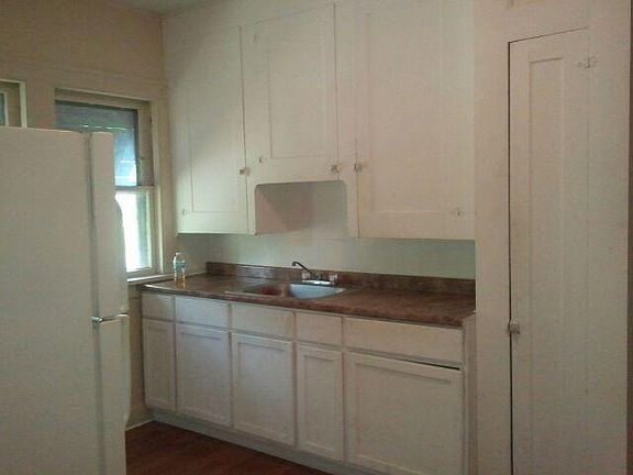 5th image of 13601 Othello Ave APT 2
