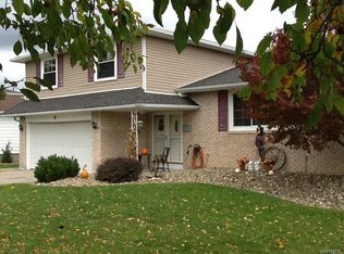 87 Diane Dr, West Seneca, NY 14224