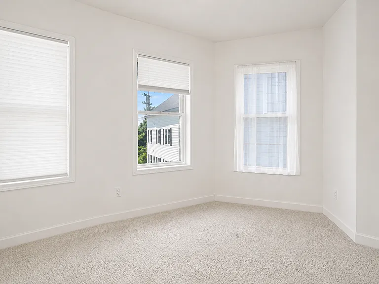 2 S New St #2 — Photo 9
