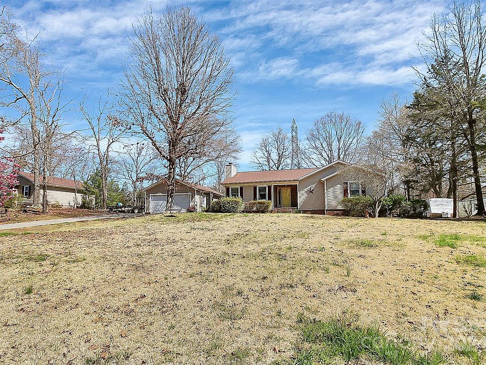 1st image of 282 Acorn Ct