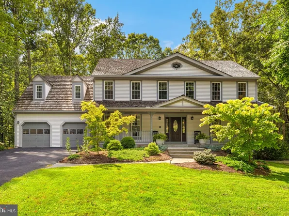 9730 Rolling Ridge Dr, Fairfax Station, VA 22039