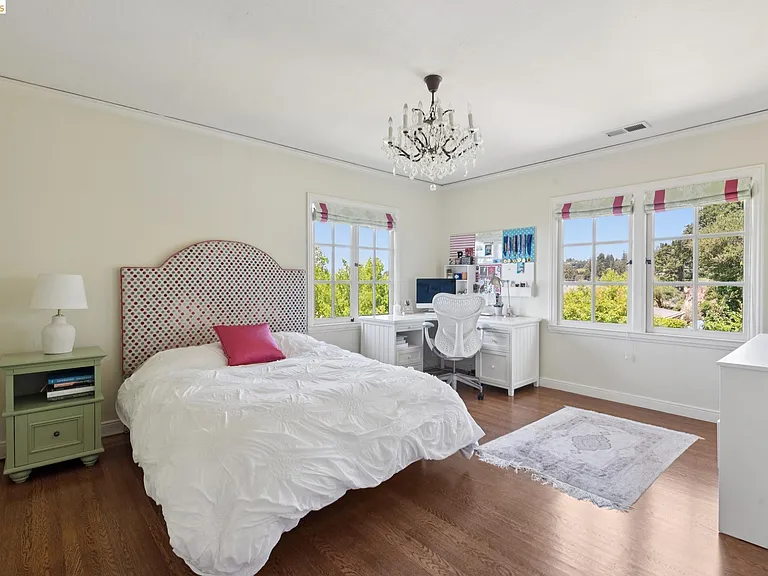 15 Selborne Dr — Photo 15