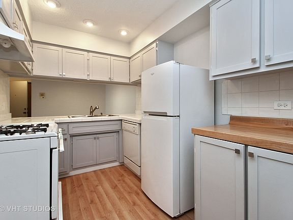3rd image of 7543 175th St APT 632