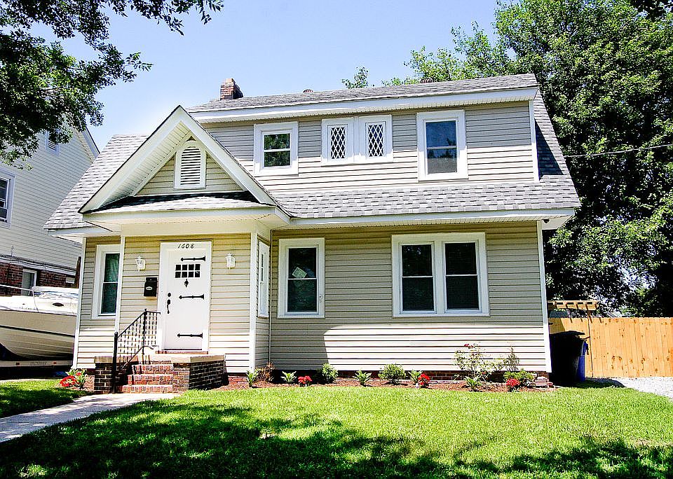 1st image of 1608 Bain St