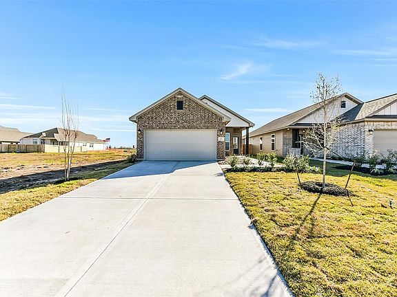 2nd image of 822 Countryside Glade Ln