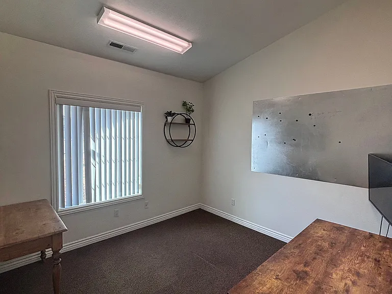 9661 S/700 E — Photo 3