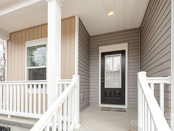 3rd image of 8915 Myra Way #39