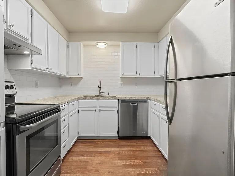 973 E Congress St #1 — Photo 6