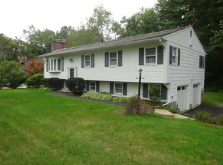 8 Magnolia Ln, Coventry, RI 02816
