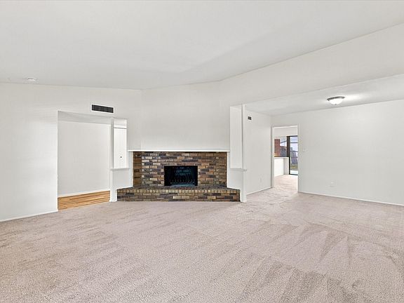 3rd image of 411 Clear Creek Ln