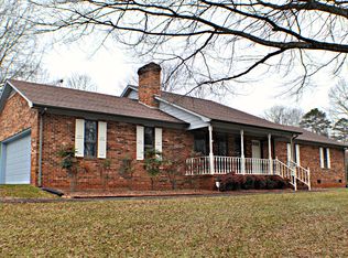 214 Windsor Park Dr, Dobson, NC 27017