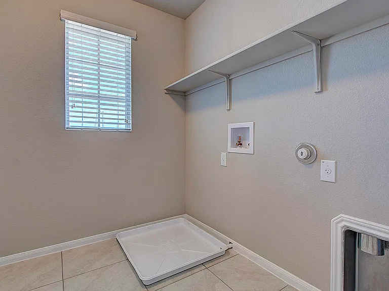 10404 Hatton Ln — Photo 23