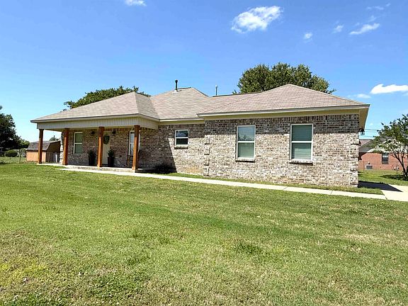 5th image of 90 Squires Grove Dr E