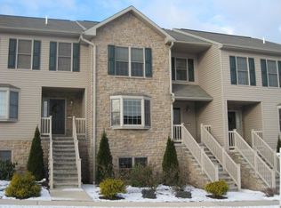 921 Woodridge Dr, Middletown, PA 17057