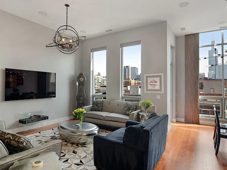 134 S Aberdeen St #6 — Photo 2