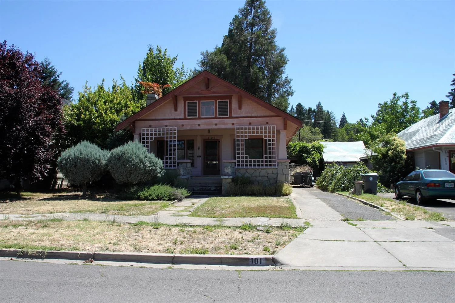 101 Vancouver Ave photo 1