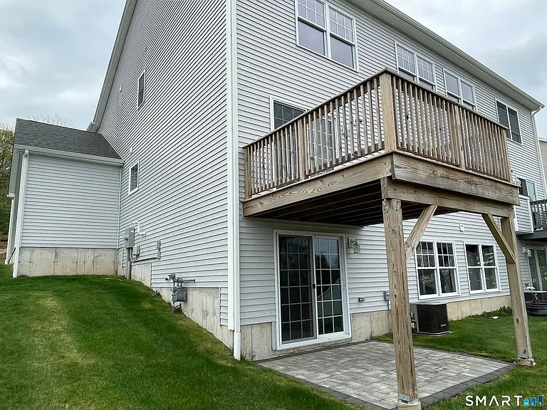 28 Woodside Dr — Photo 2