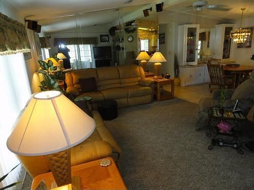 5th image of 1374 Kingfisher Dr