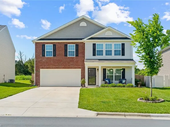 1004 Cannonade Dr, Whitsett, NC 27377