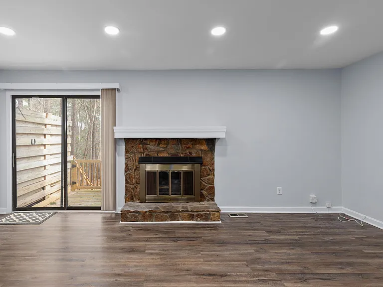 5702 Three Oaks Dr — Photo 7