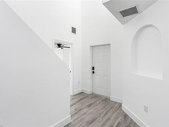 4th image of 306 Shadow Lakes DR