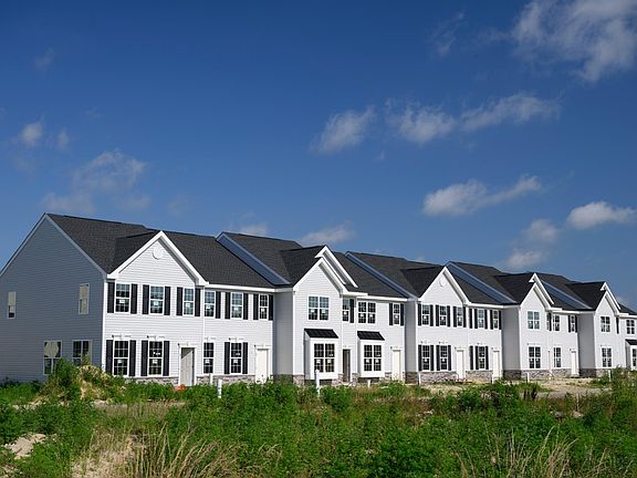 3rd image of 101 Carolines Ct #131