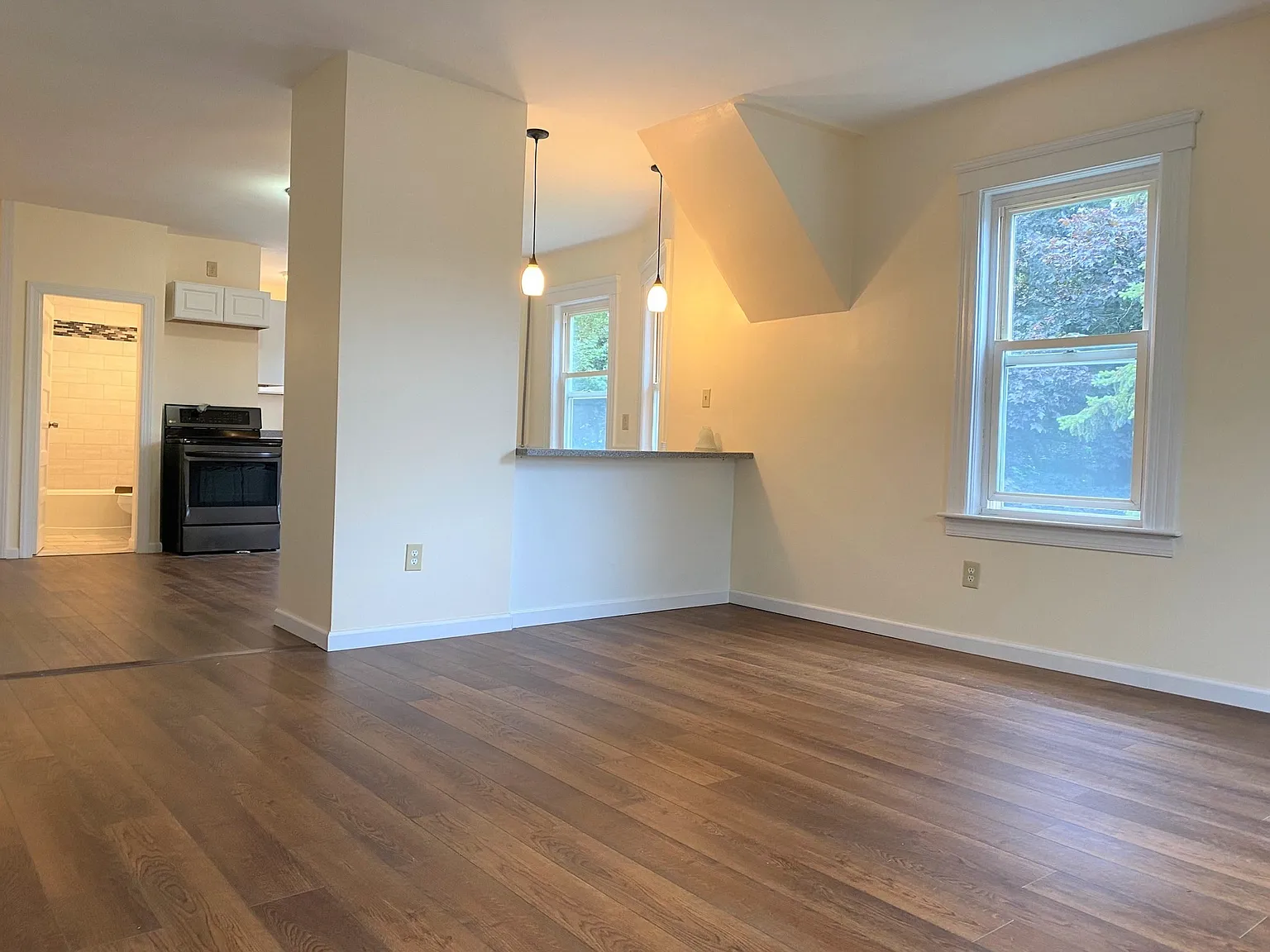 2 bed, 1.0 bath, 1000 sqft, $1,850 — Photo 3