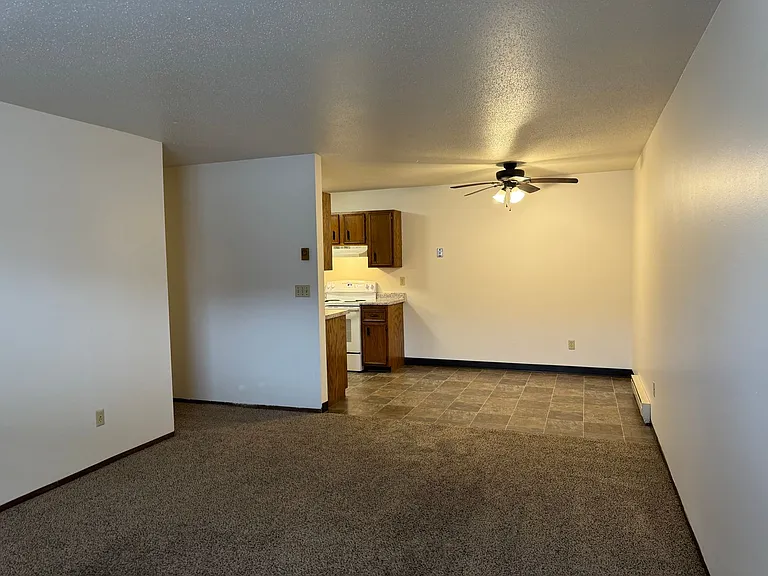 Silver Leaf Apartments — Photo 32