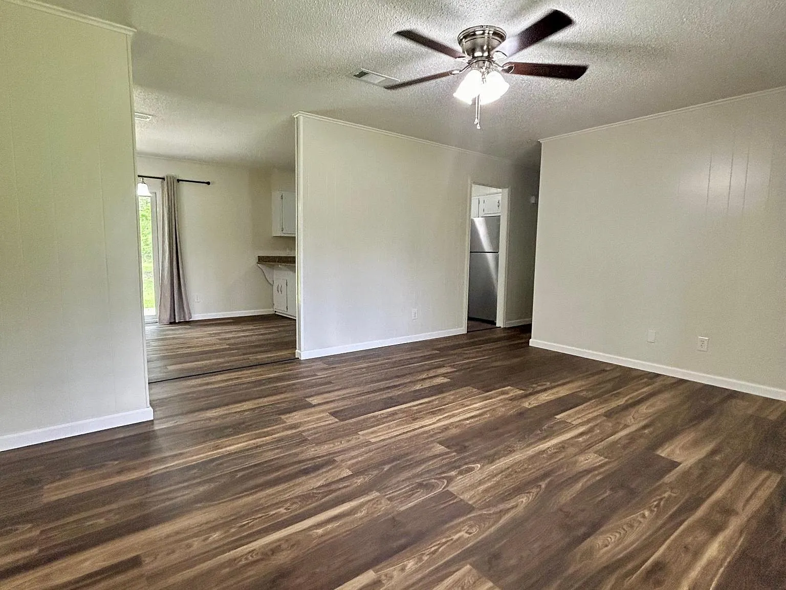 3 bed, 1267 sqft, $1,495 — Photo 3
