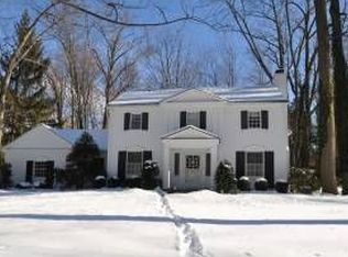 18 Countryside Dr, Summit, NJ 07901