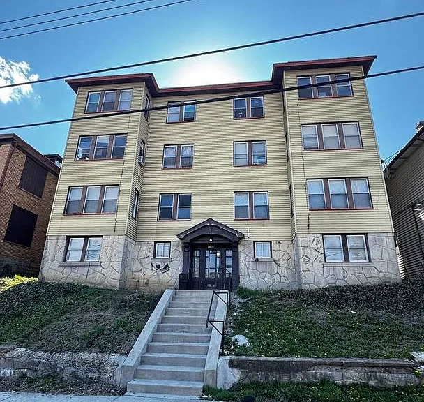 2826 Clermont Ave — Photo 1