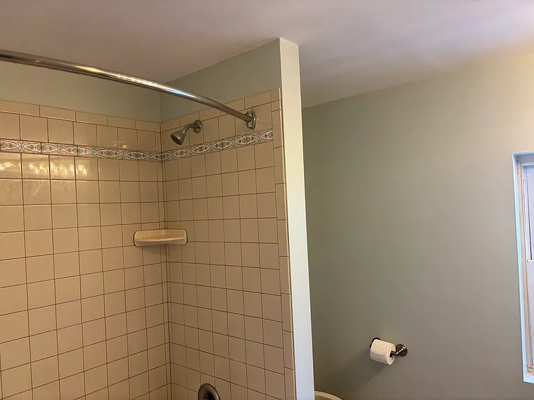 315 N Orange St — Photo 16