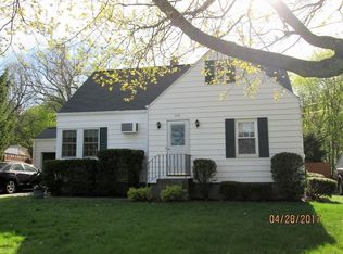 216 Lake Ave, Worcester, MA 01604